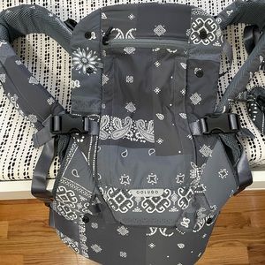 Colugo Grey Paisley Print Baby Carrier